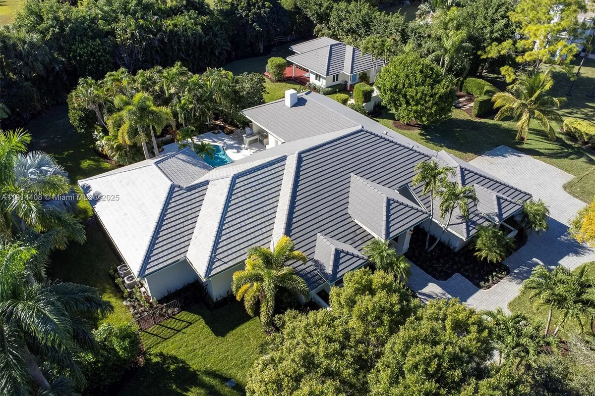 7675 Steeplechase Dr, Palm Beach Gardens FL 33418