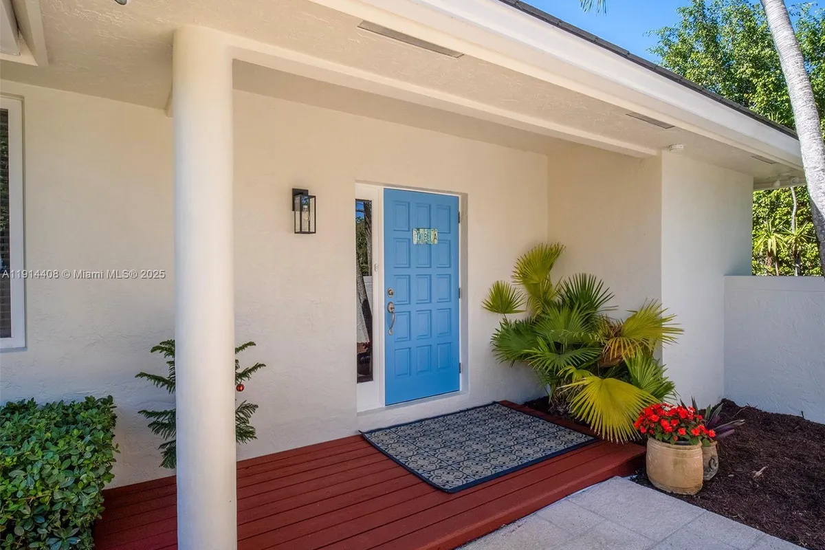 7675 Steeplechase Dr, Palm Beach Gardens FL 33418