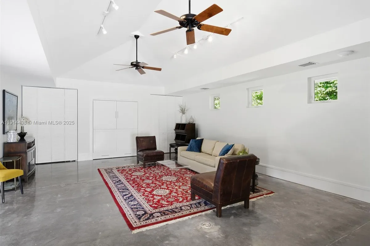 7675 Steeplechase Dr, Palm Beach Gardens FL 33418