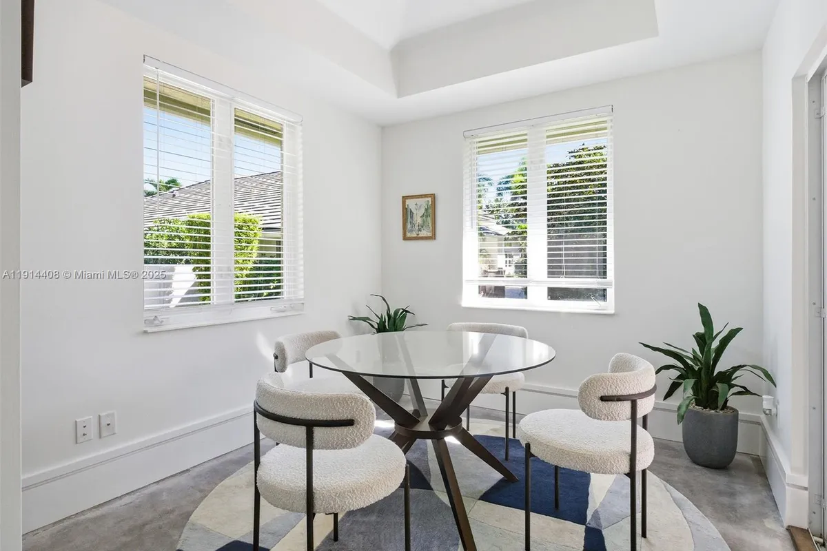 7675 Steeplechase Dr, Palm Beach Gardens FL 33418