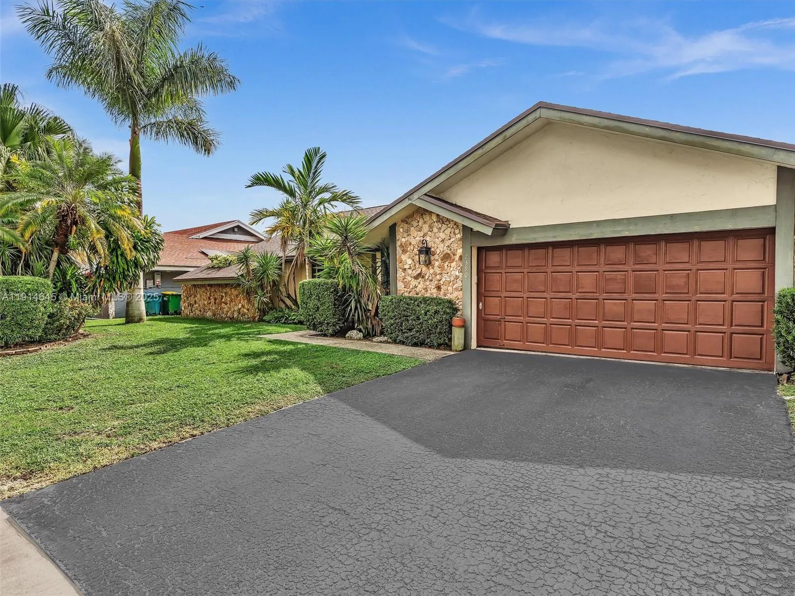 7390 NW 49th St, Lauderhill FL 33319