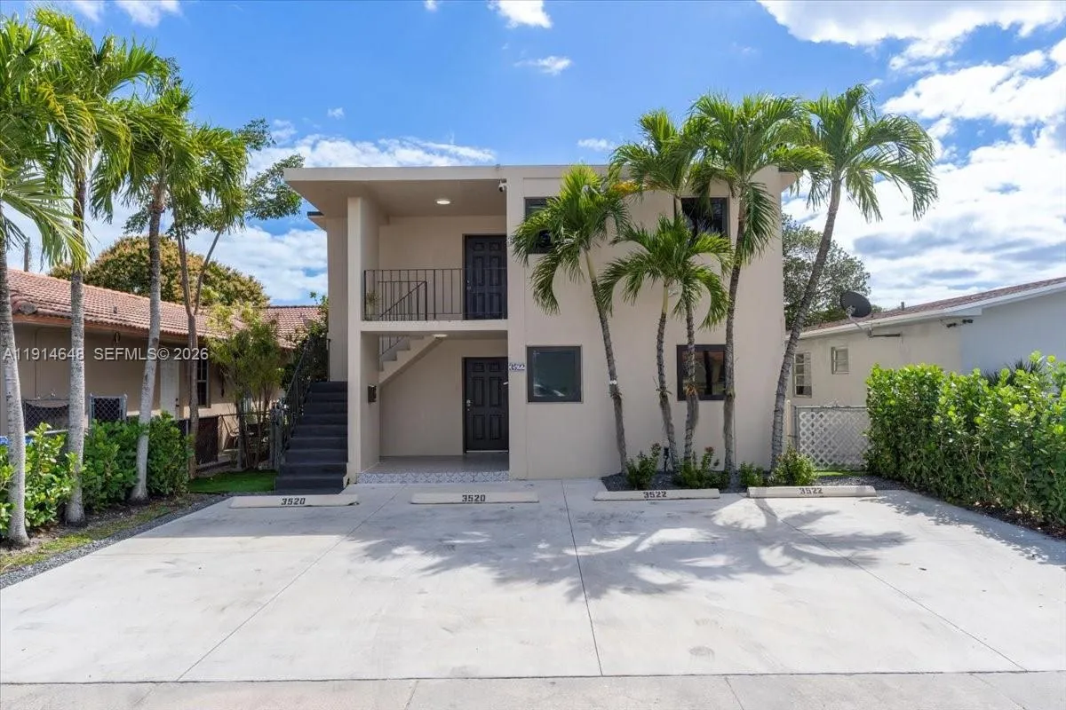 3520 SW 25th St, Miami FL 33133