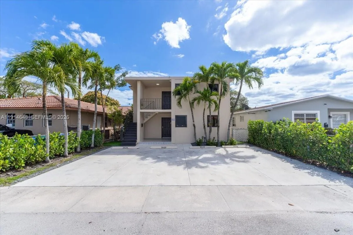 3520 SW 25th St, Miami FL 33133