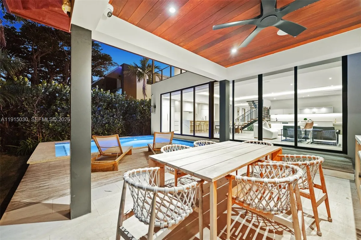 5831 Alton Rd, Miami Beach FL 33140