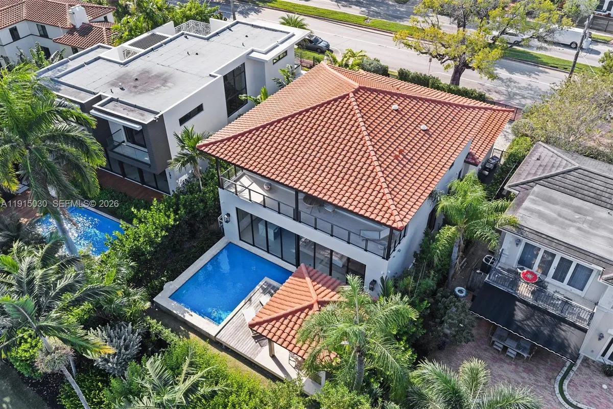 5831 Alton Rd, Miami Beach FL 33140