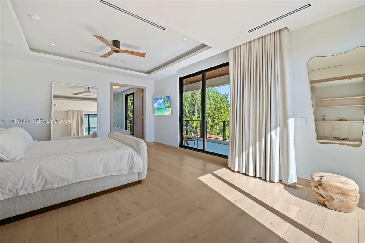 5831 Alton Rd, Miami Beach FL 33140