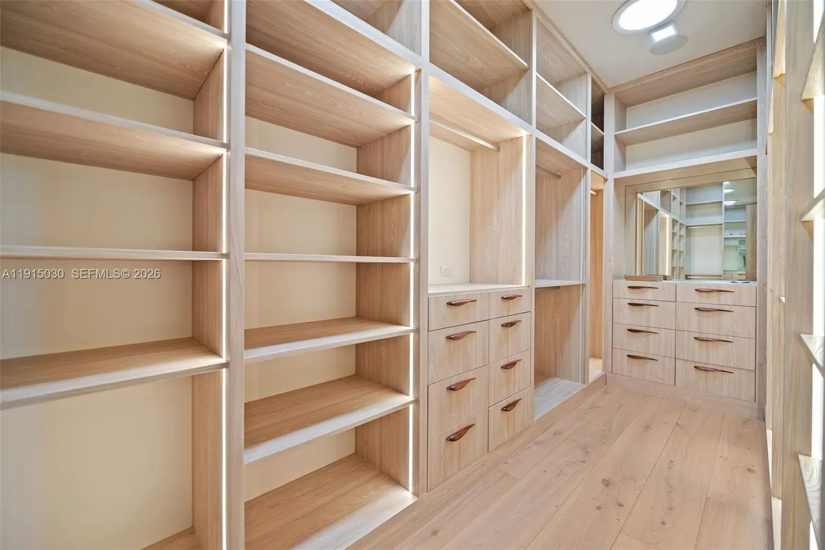 5831 Alton Rd, Miami Beach FL 33140