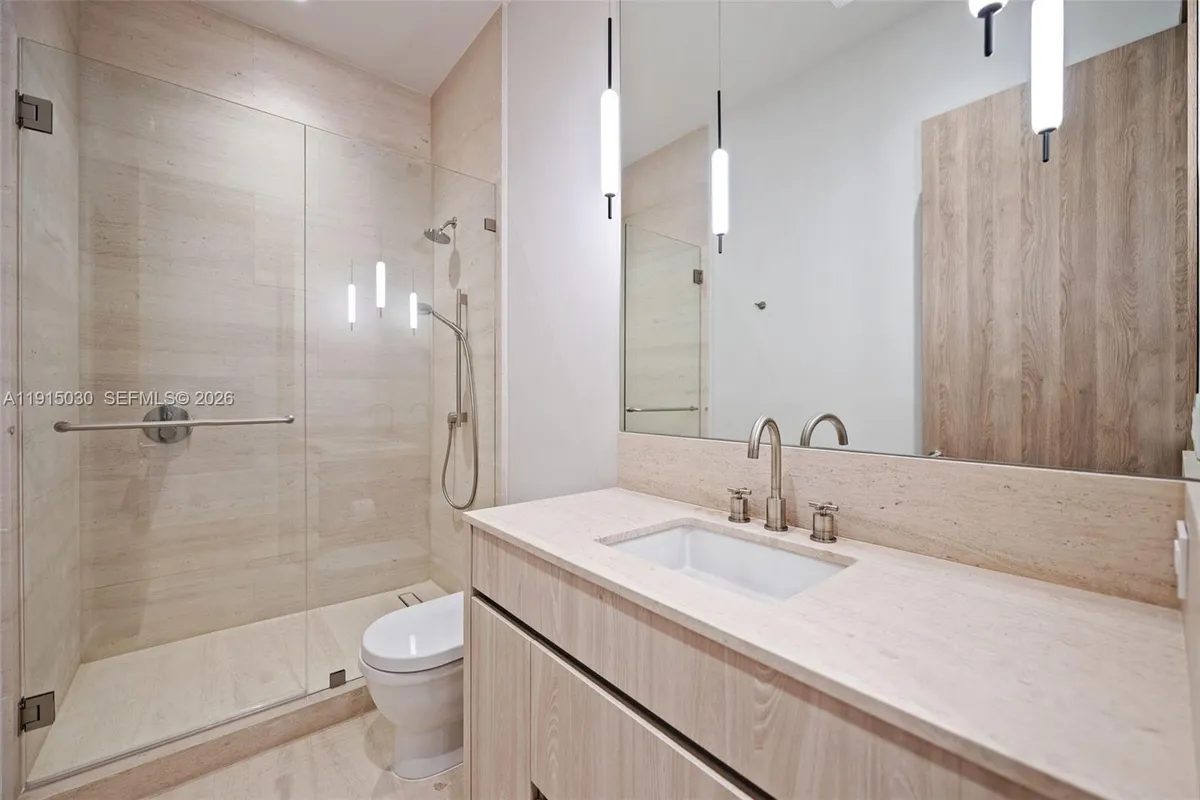 5831 Alton Rd, Miami Beach FL 33140