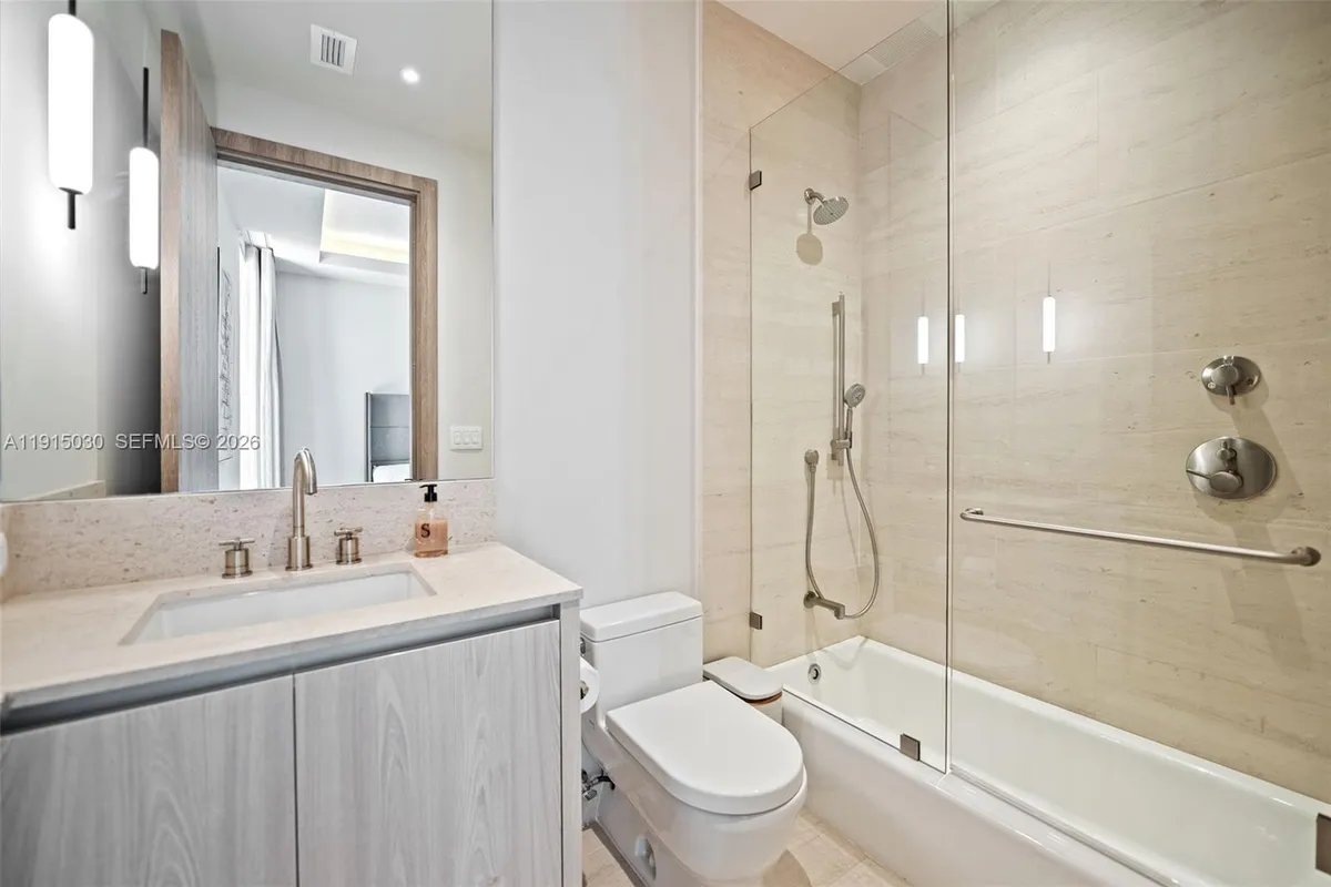 5831 Alton Rd, Miami Beach FL 33140