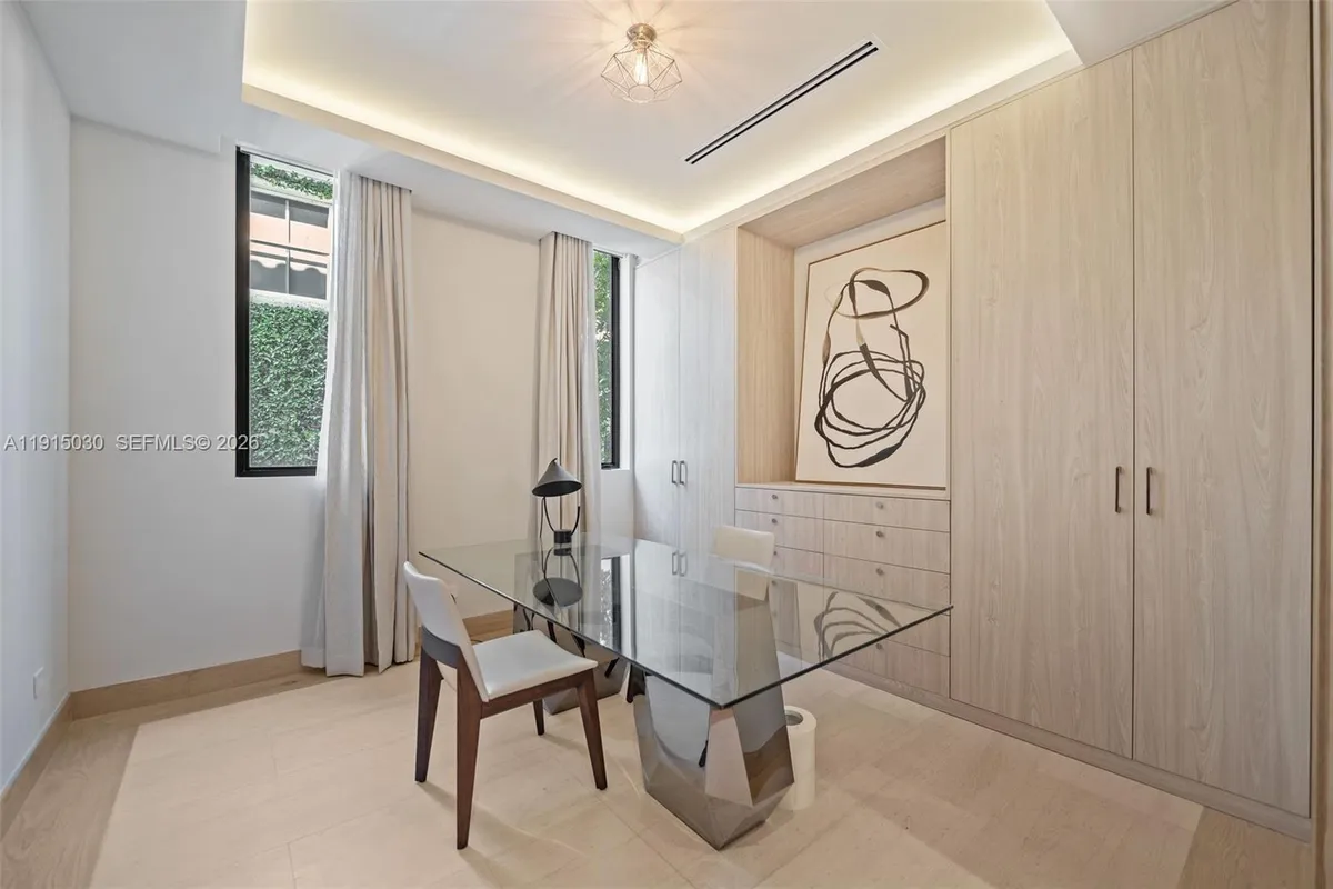 5831 Alton Rd, Miami Beach FL 33140