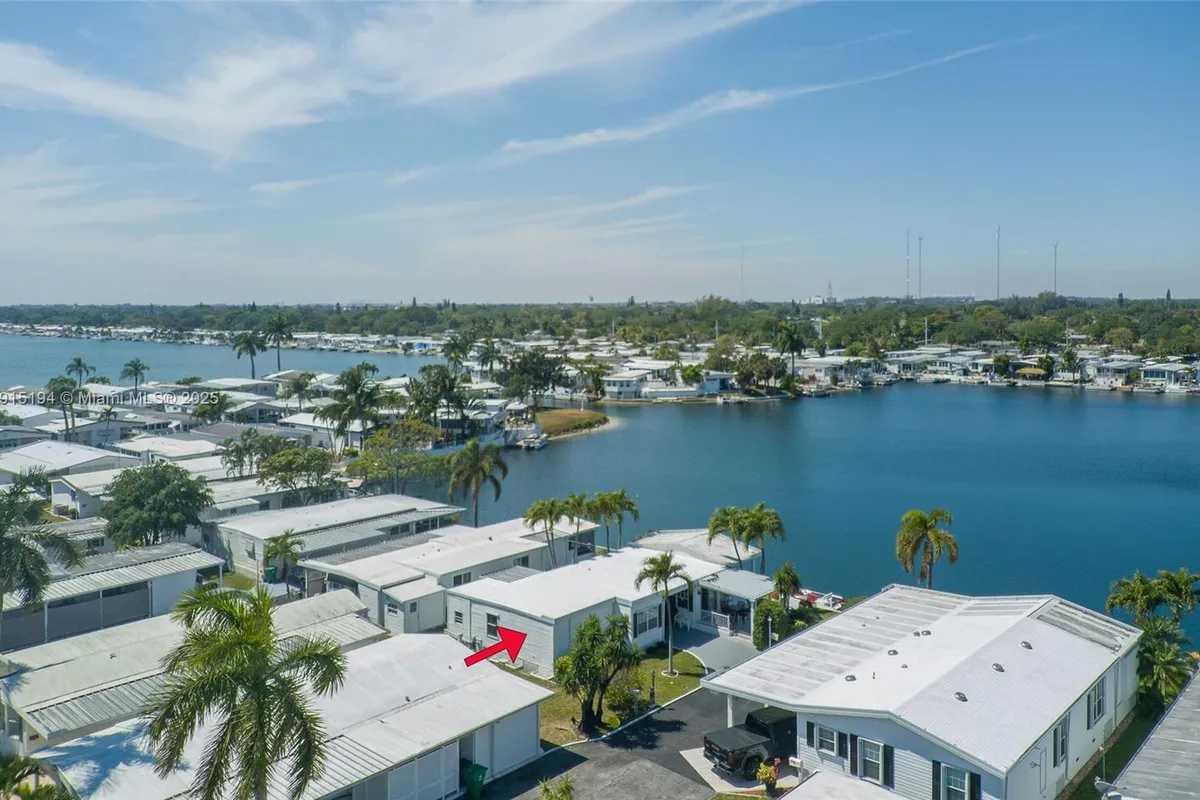 112 Lake Shore Dr, Pembroke Park FL 33009