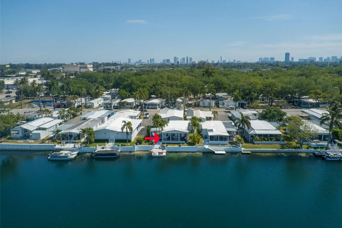 112 Lake Shore Dr, Pembroke Park FL 33009