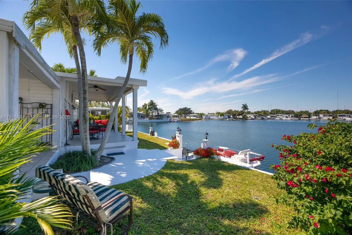 112 Lake Shore Dr, Pembroke Park FL 33009