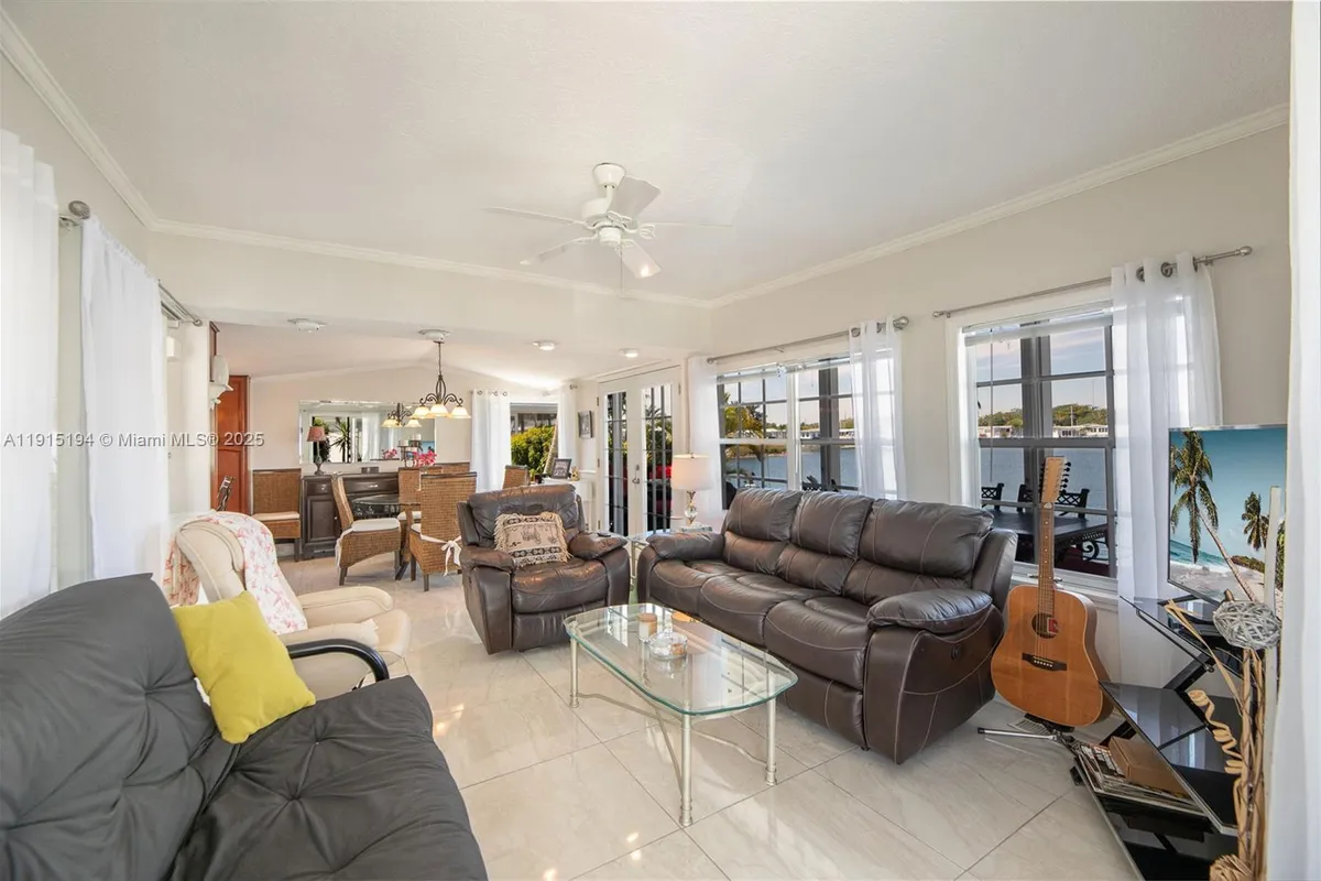 112 Lake Shore Dr, Pembroke Park FL 33009