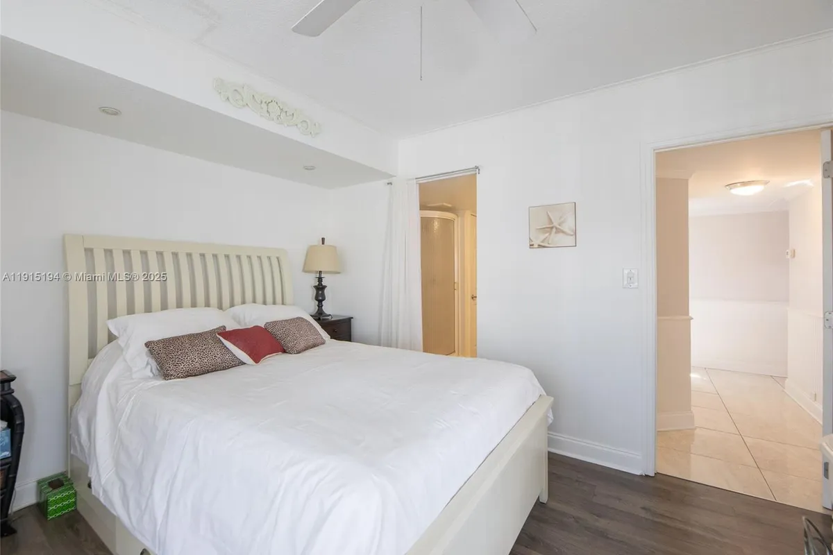 112 Lake Shore Dr, Pembroke Park FL 33009