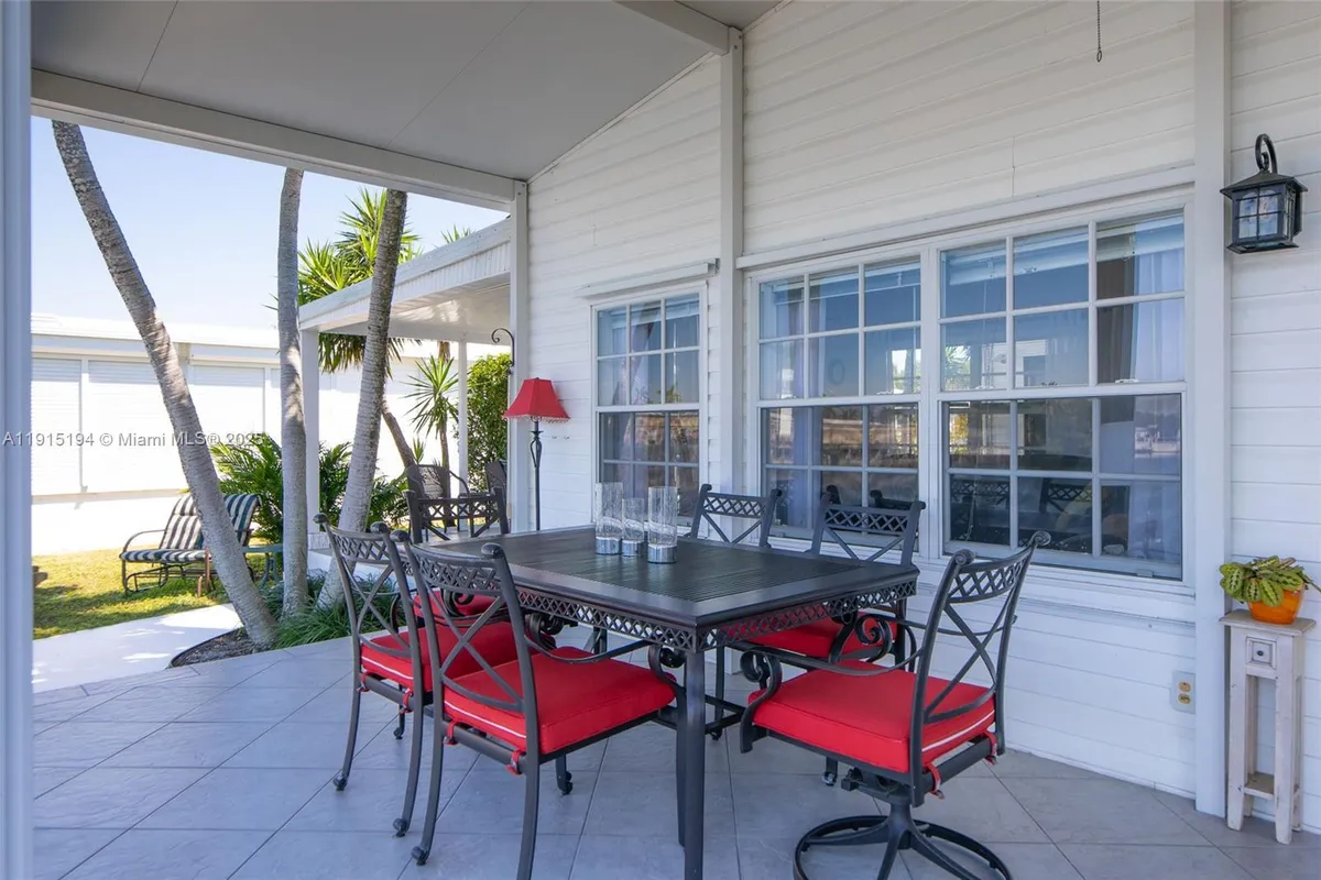 112 Lake Shore Dr, Pembroke Park FL 33009