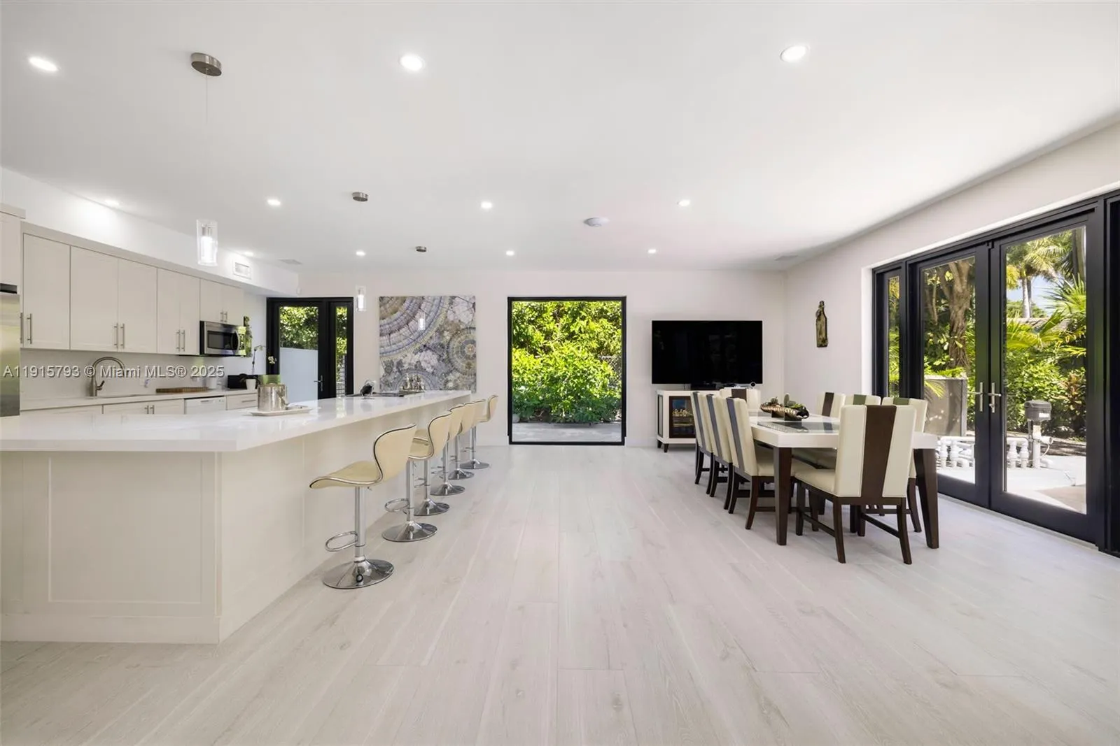 6220 SW 144th St, Coral Gables FL 33158