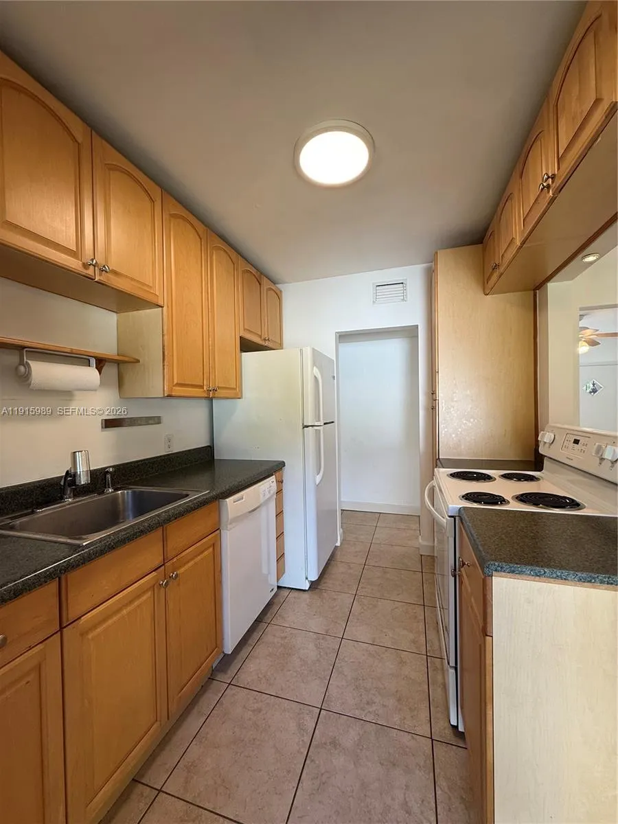 6141 SW 47th St # 1, Miami FL 33155