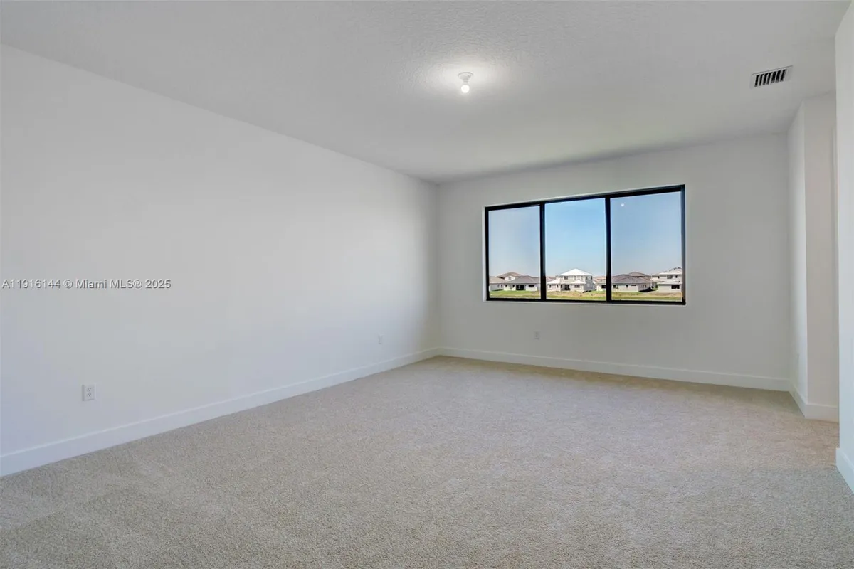 5007 Ofanto Ln, Ave Maria FL 34142