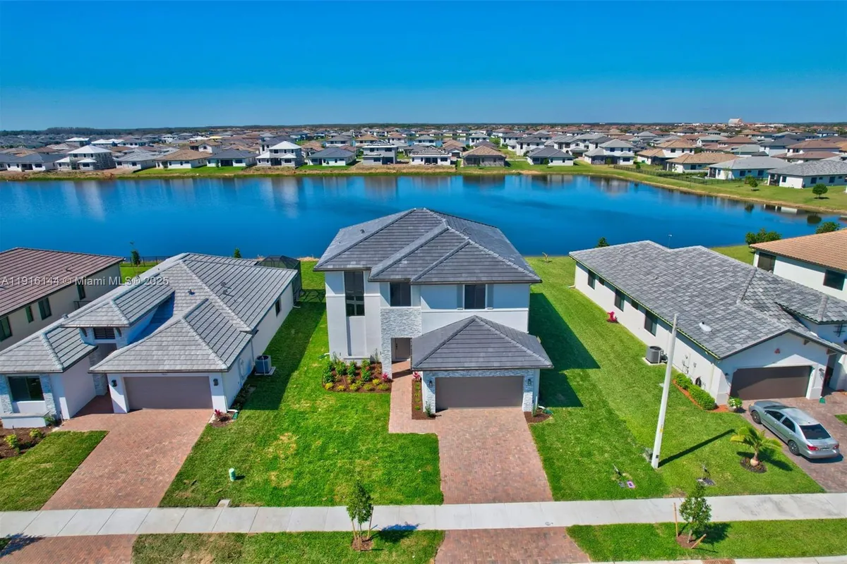 5007 Ofanto Ln, Ave Maria FL 34142