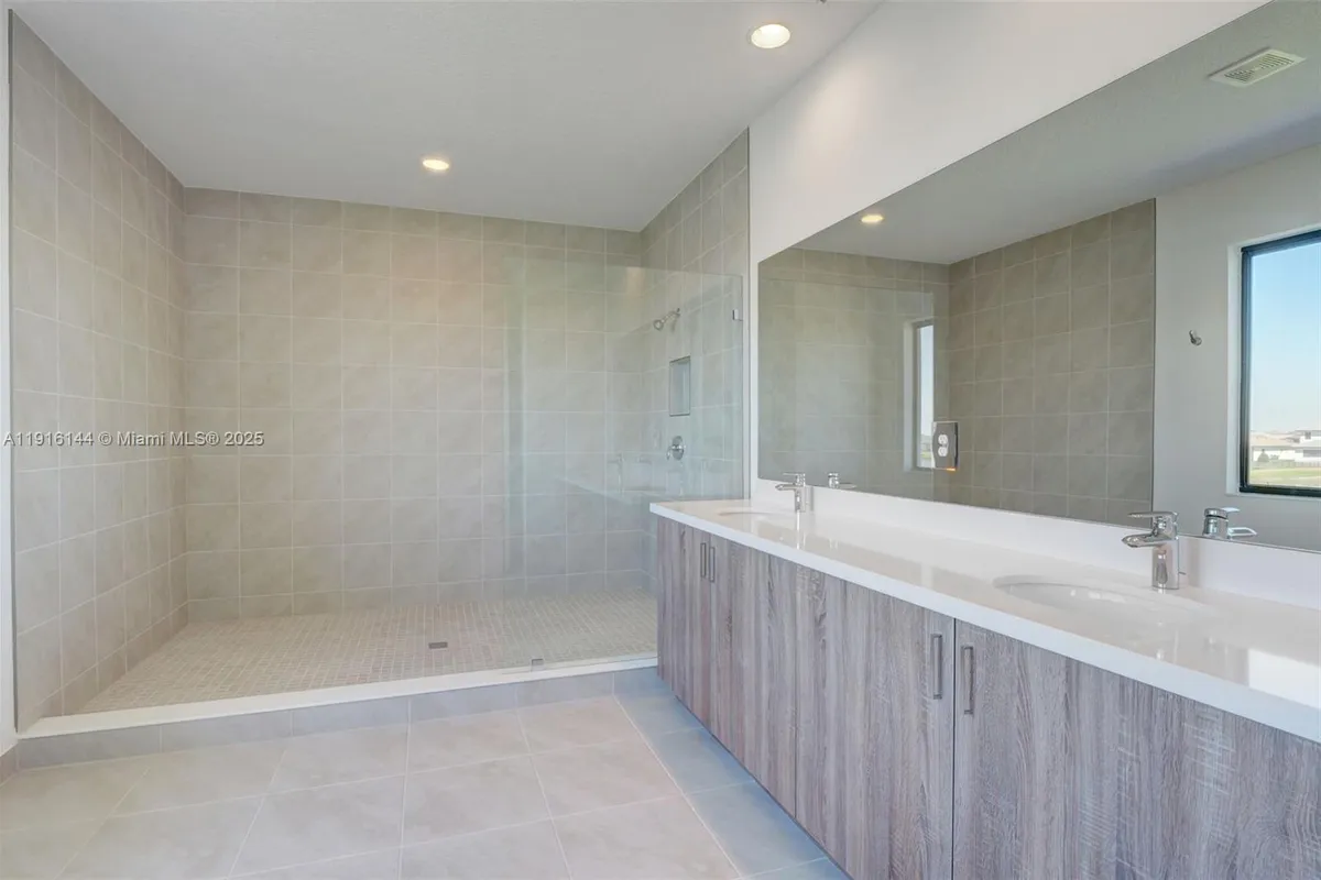 5007 Ofanto Ln, Ave Maria FL 34142