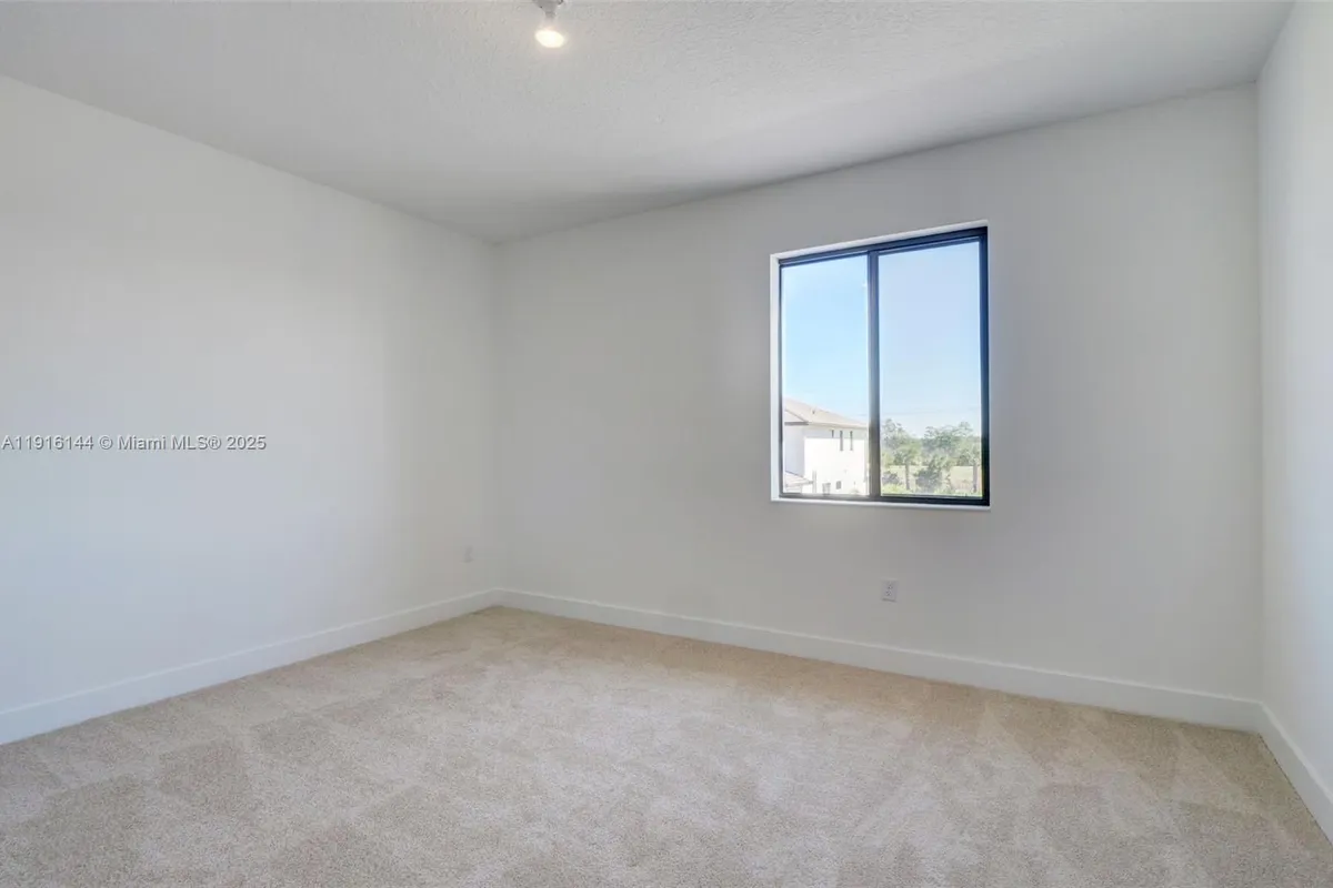 5007 Ofanto Ln, Ave Maria FL 34142