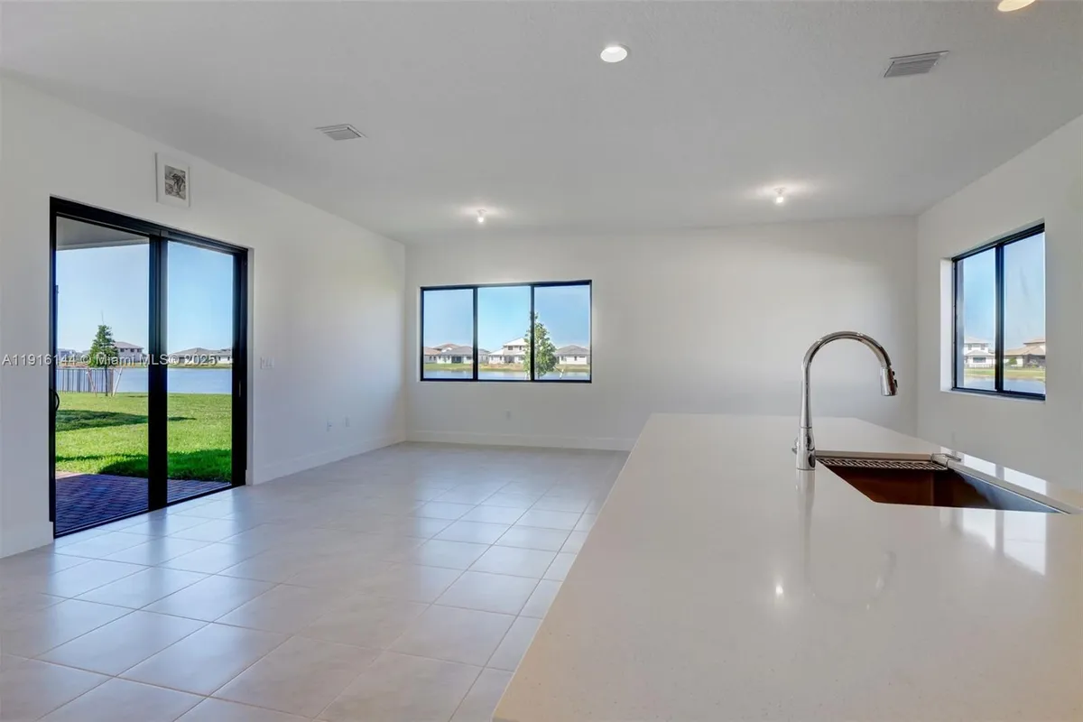 5007 Ofanto Ln, Ave Maria FL 34142