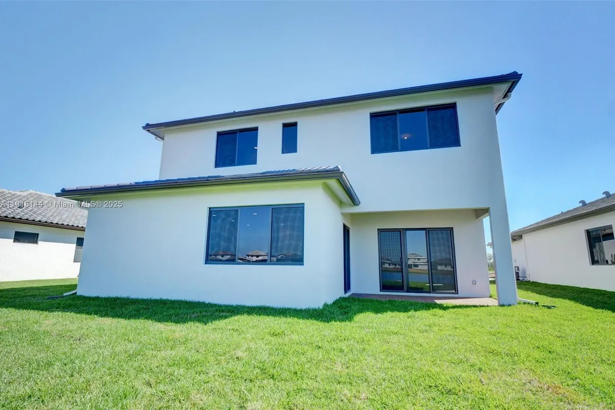 5007 Ofanto Ln, Ave Maria FL 34142