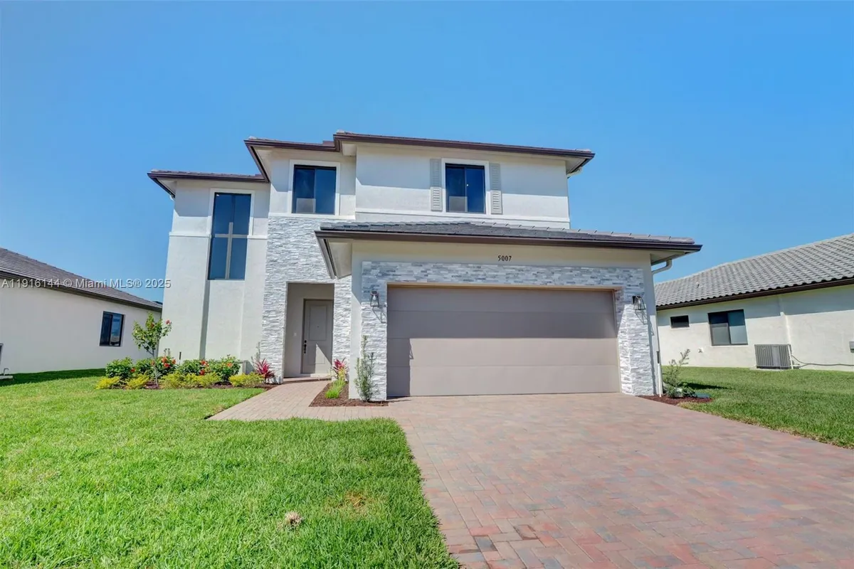 5007 Ofanto Ln, Ave Maria FL 34142