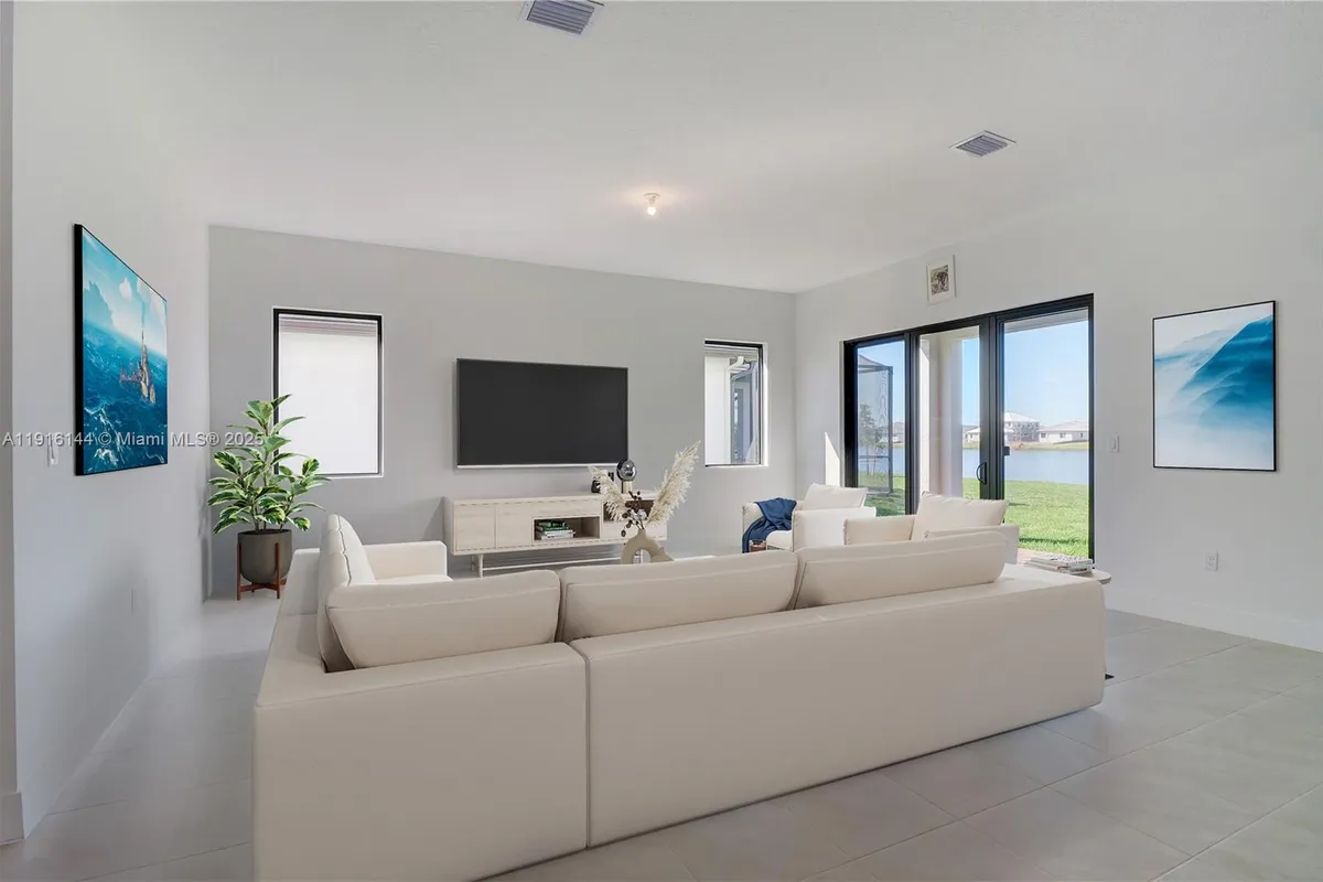 5007 Ofanto Ln, Ave Maria FL 34142