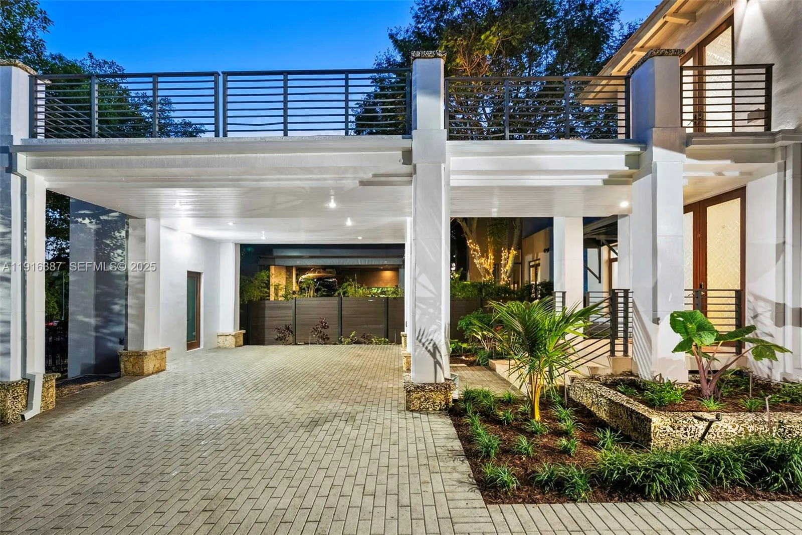 1621 S Bayshore Dr, Miami FL 33133