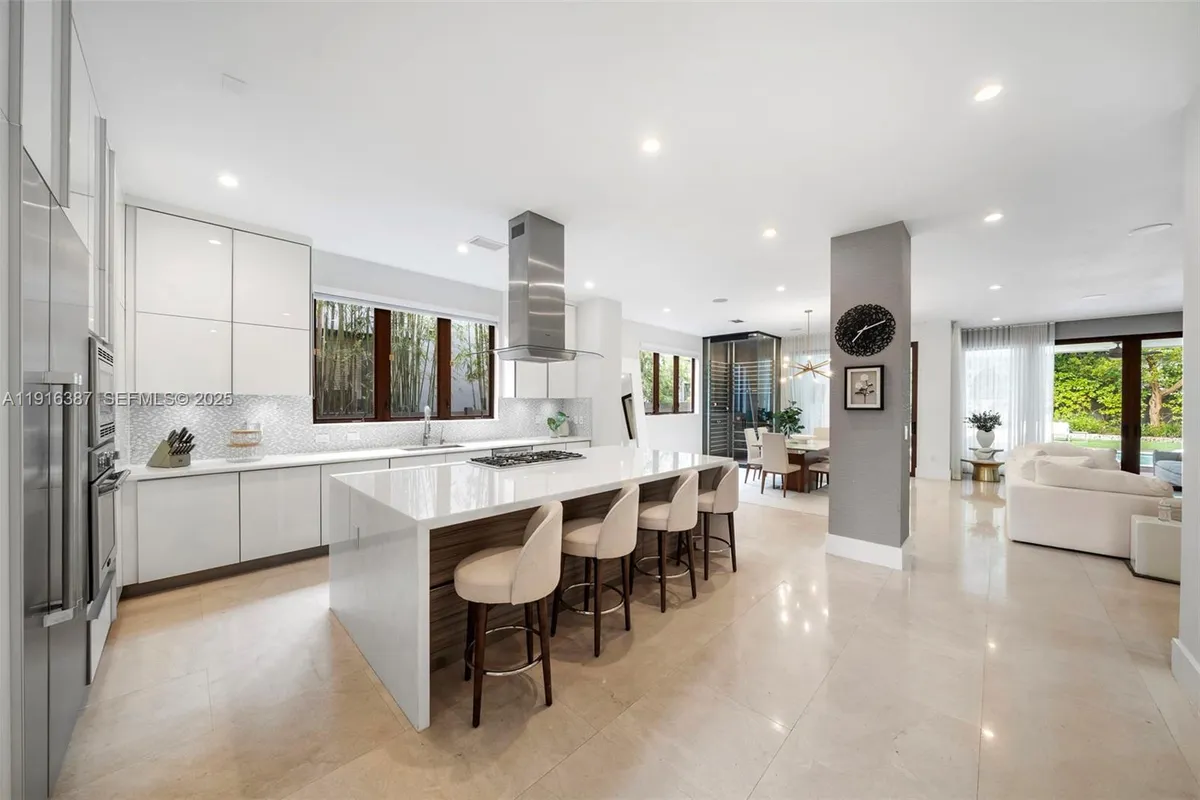 1621 S Bayshore Dr, Miami FL 33133