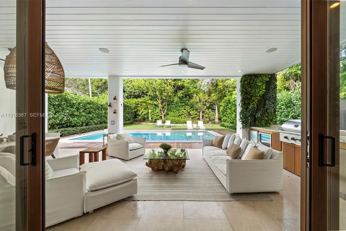 1621 S Bayshore Dr, Miami FL 33133