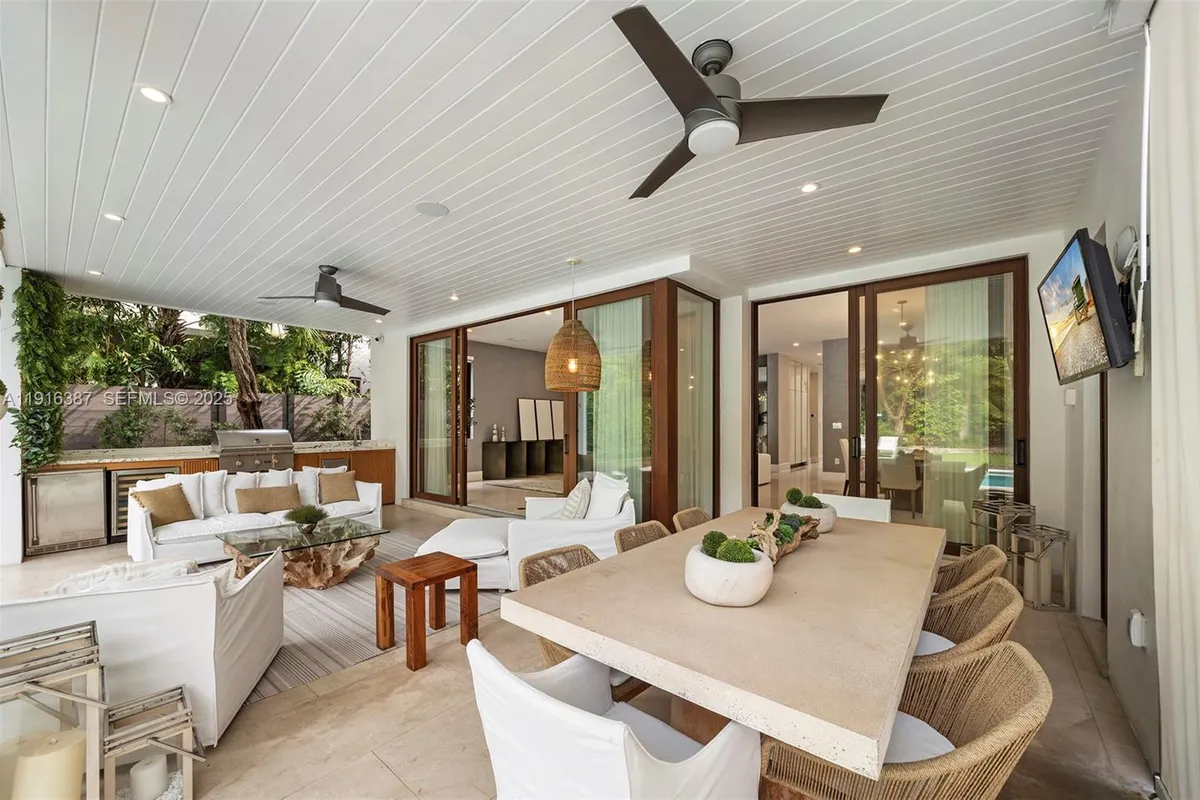 1621 S Bayshore Dr, Miami FL 33133