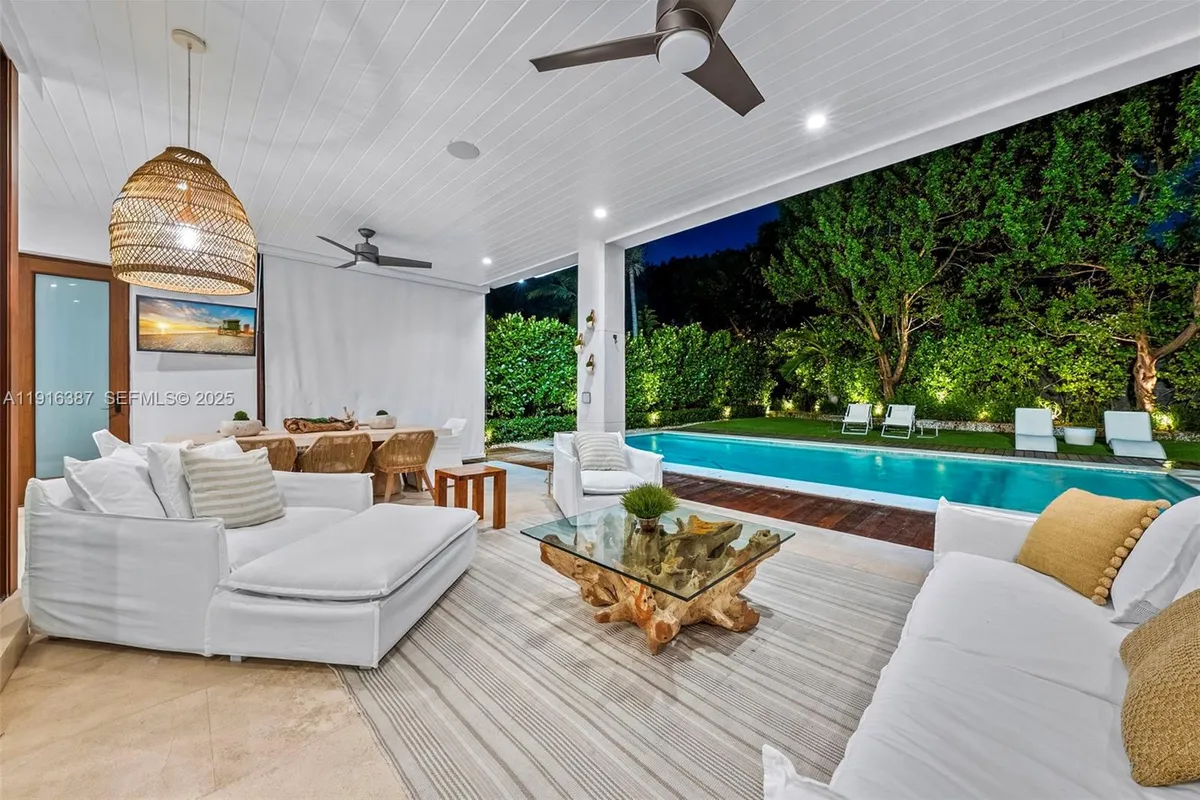 1621 S Bayshore Dr, Miami FL 33133