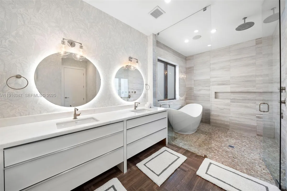 1621 S Bayshore Dr, Miami FL 33133