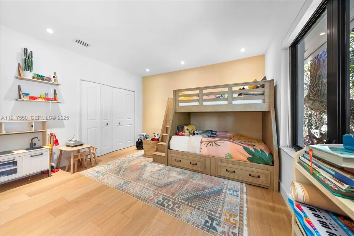 4485 N Jefferson Ave, Miami Beach FL 33140