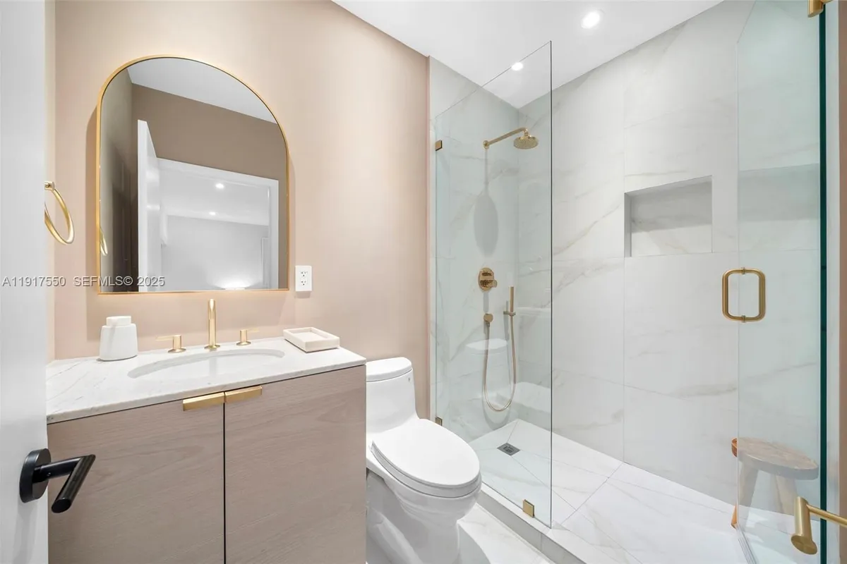 4485 N Jefferson Ave, Miami Beach FL 33140