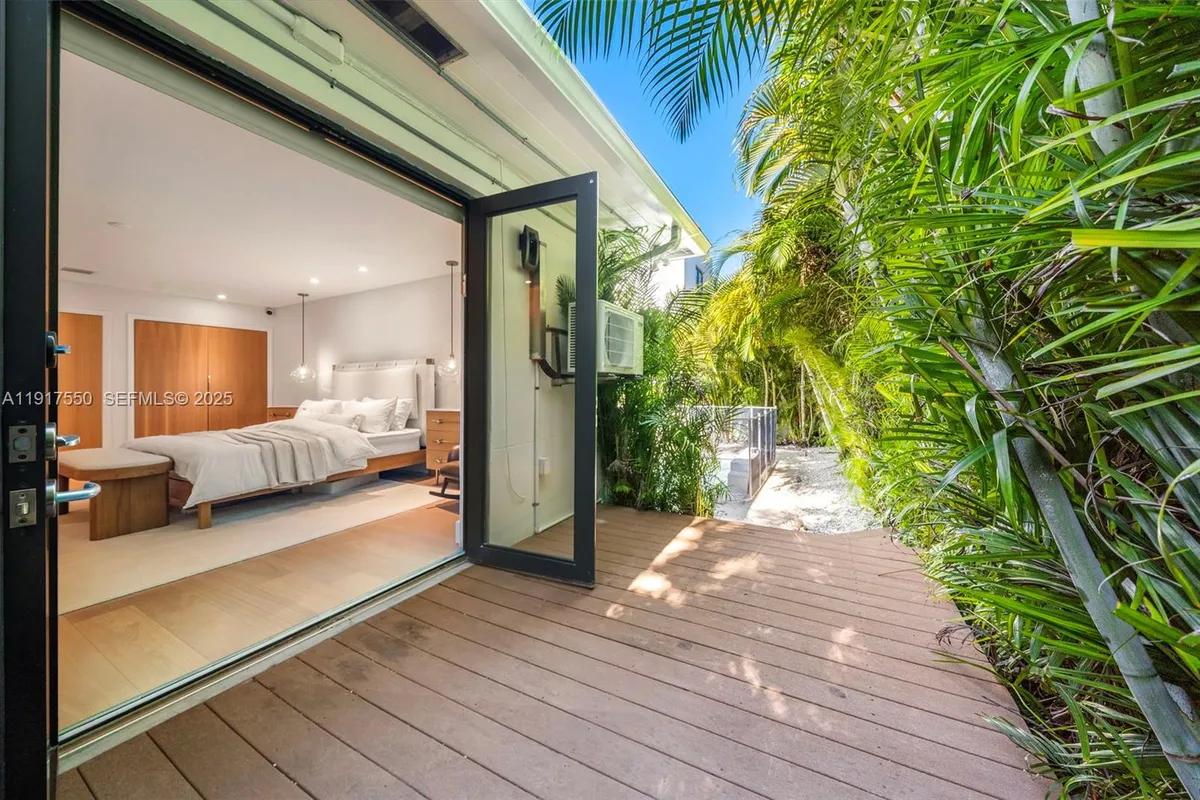 4485 N Jefferson Ave, Miami Beach FL 33140