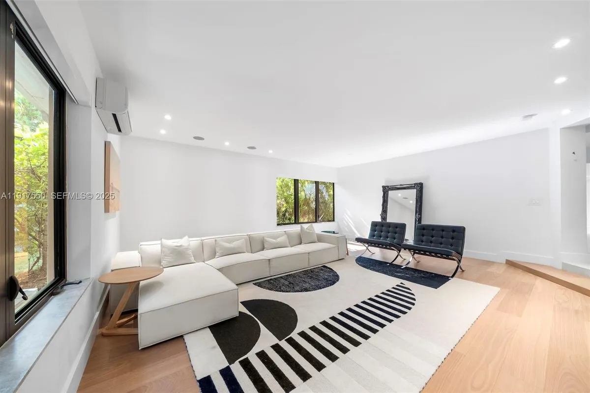 4485 N Jefferson Ave, Miami Beach FL 33140