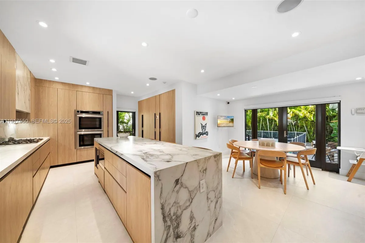 4485 N Jefferson Ave, Miami Beach FL 33140