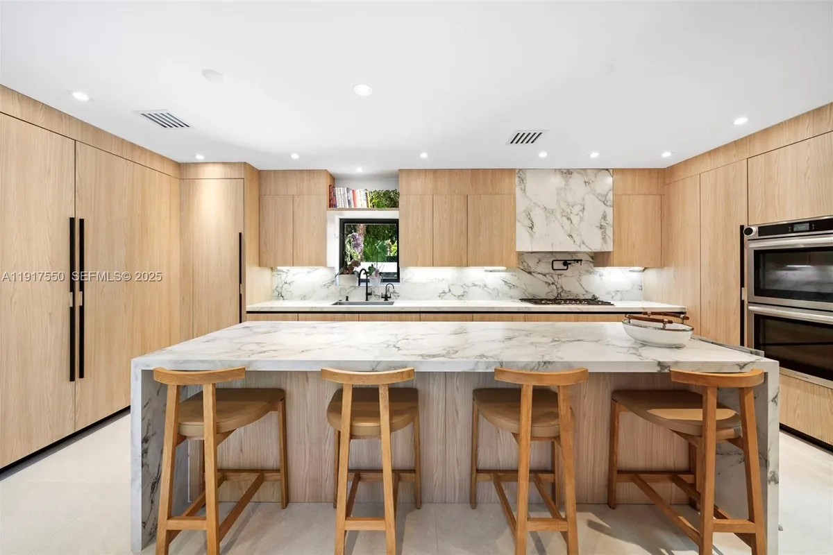 4485 N Jefferson Ave, Miami Beach FL 33140