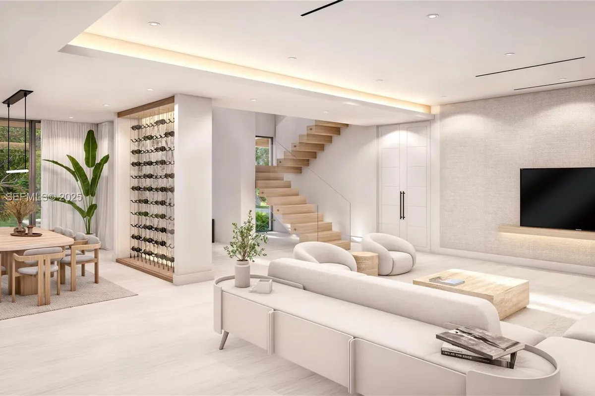 5890 SW 82nd St, South Miami FL 33143