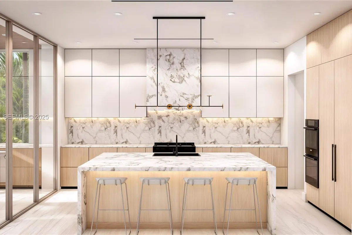 5890 SW 82nd St, South Miami FL 33143