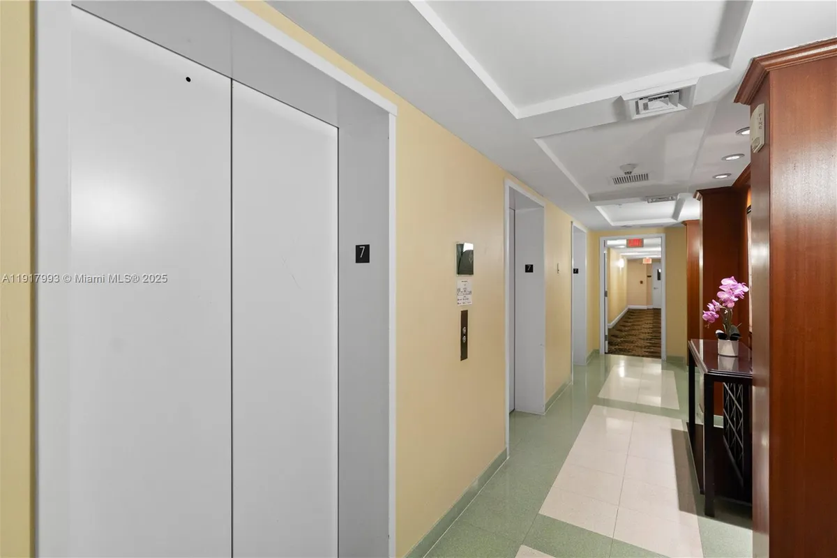 1745 E Hallandale Beach Blvd # 705W, Hallandale Beach FL 33009