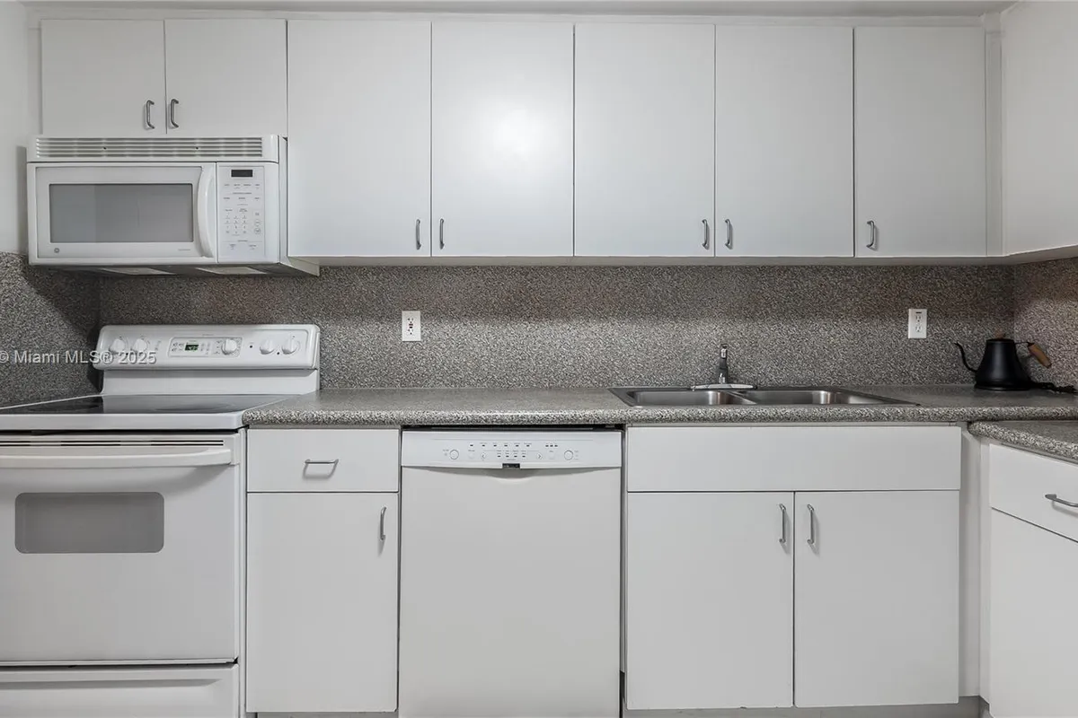 8888 Collins Ave # 103, Surfside FL 33154