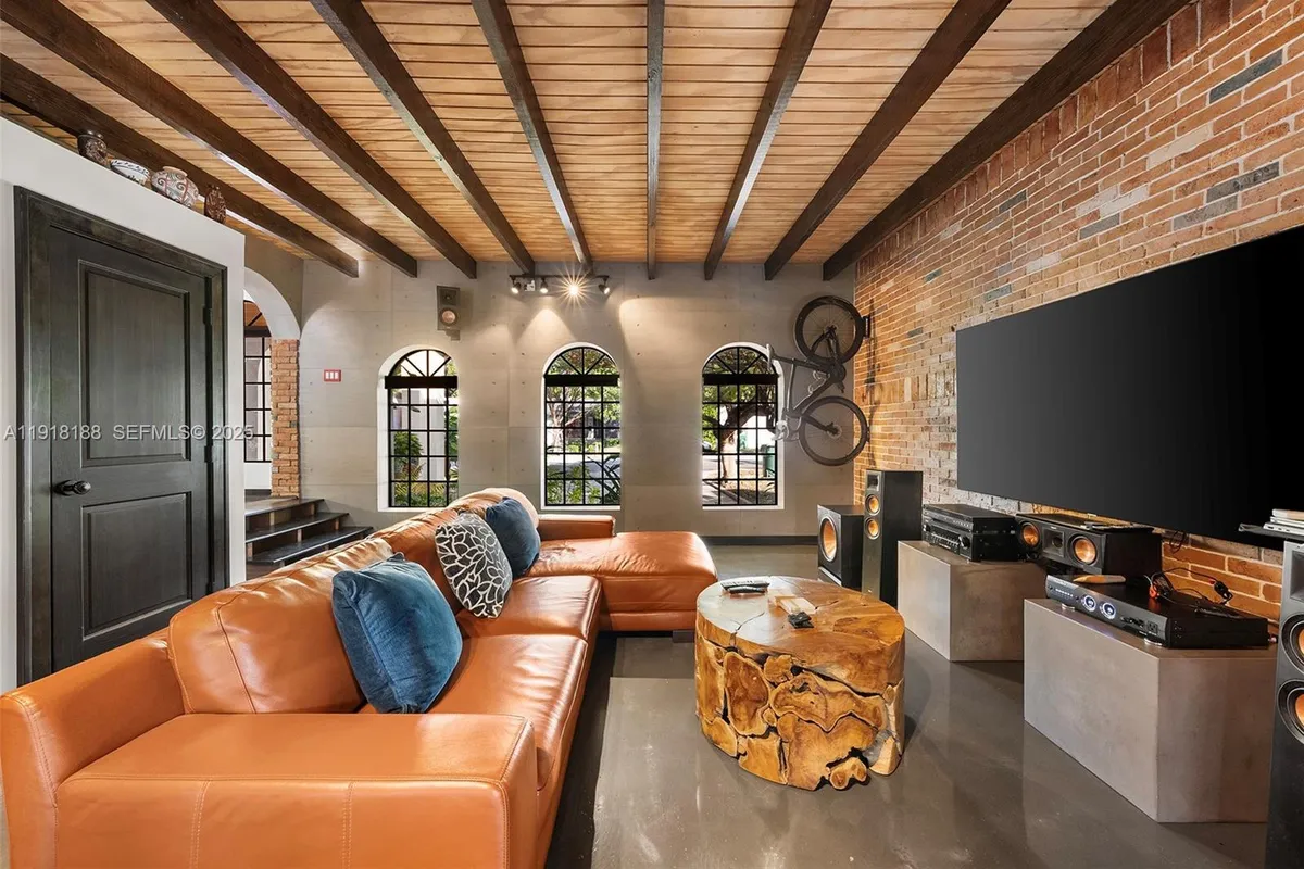 1650 SW 16th St, Miami FL 33145