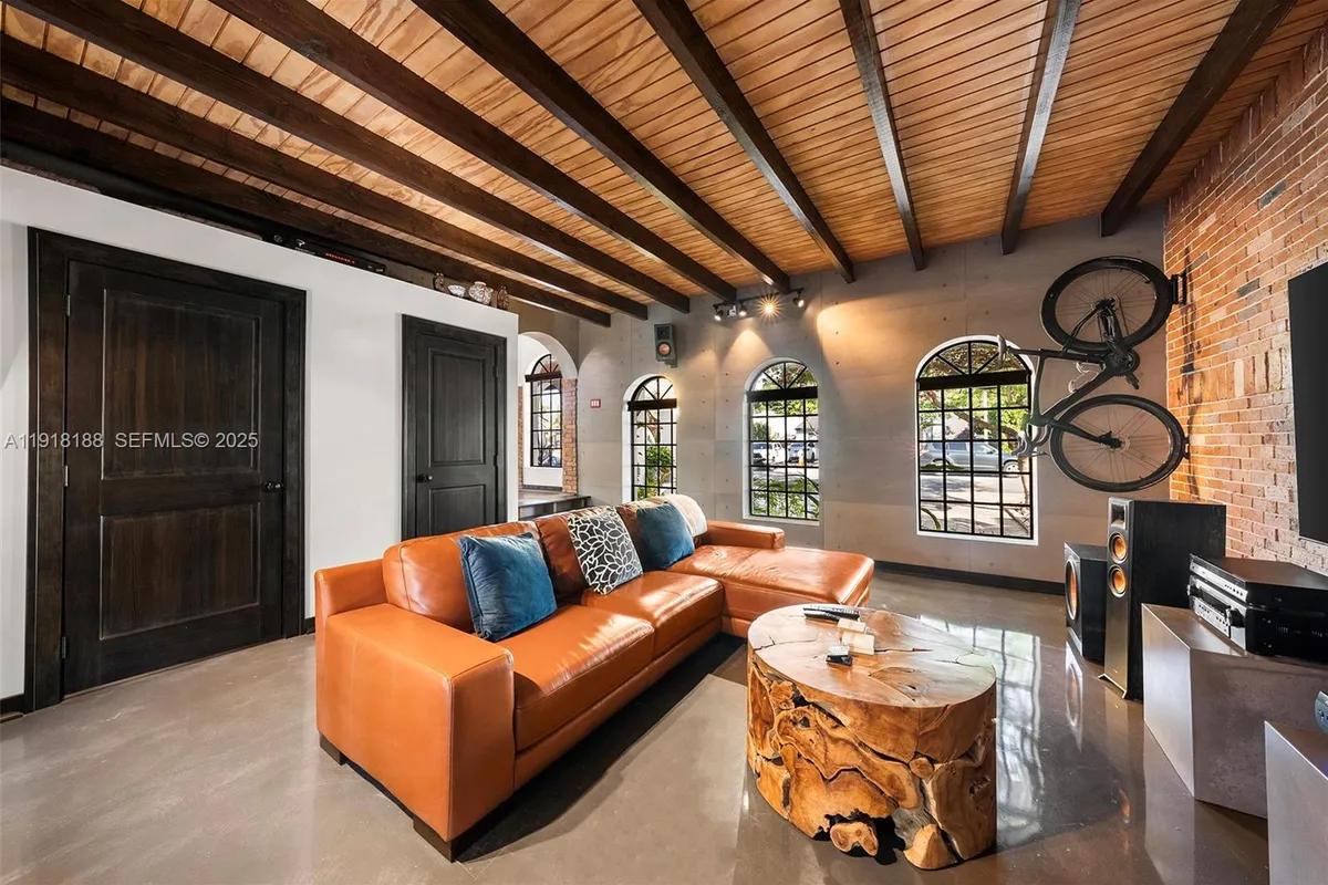 1650 SW 16th St, Miami FL 33145