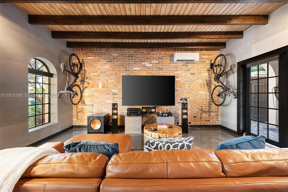 1650 SW 16th St, Miami FL 33145