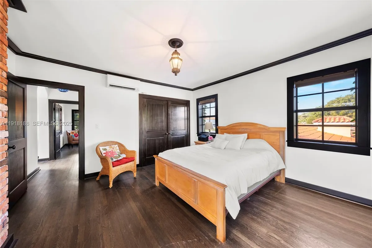 1650 SW 16th St, Miami FL 33145